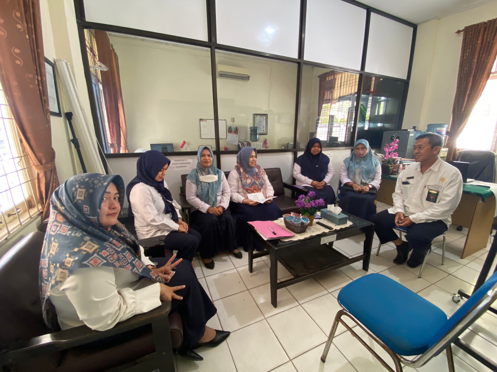 33bf3581 27a2 4e9d aaff 11e998fee2e9